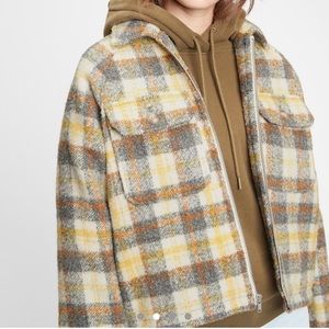 Gap Cropped Wool Shirt Jacket in yellow plaid, size small